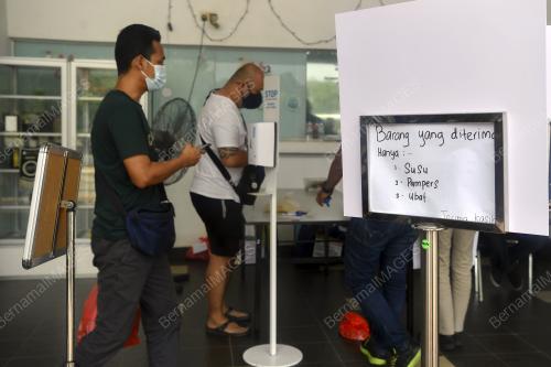 JKM URUS PENGHANTARAN BARANG PESAKIT COVID-19