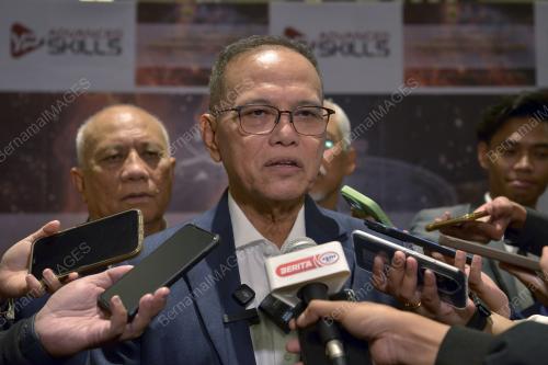 DATUK SERI WAN ROSDY WAN ISMAIL