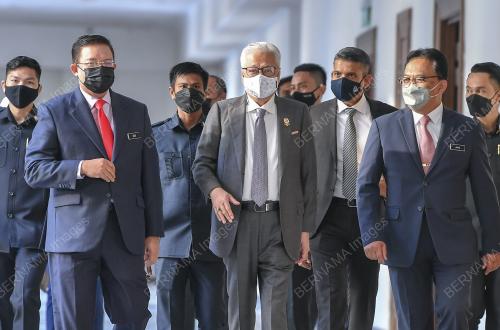 DATUK SERI ISMAIL SABRI YAAKOB