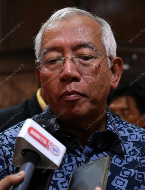 DATUK SERI MAHDZIR KHALID