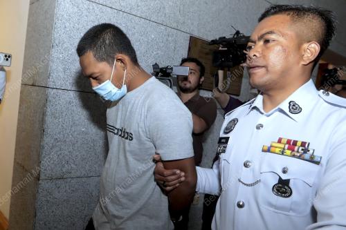 PEMANDU LORI DIHADAP KE MAHKAMAH