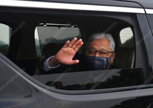 DATUK SERI ISMAIL SABRI YAAKOB