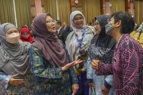 DR ZALIHA MUSTAFA