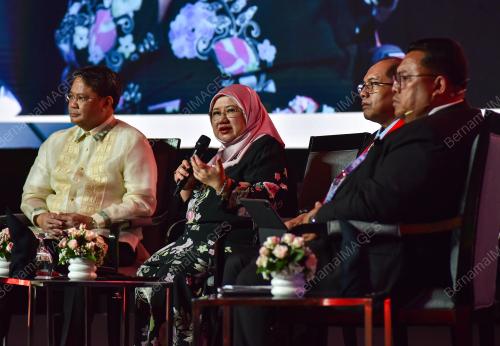 DATUK SERI WAN SURAYA WAN MOHD RAZI