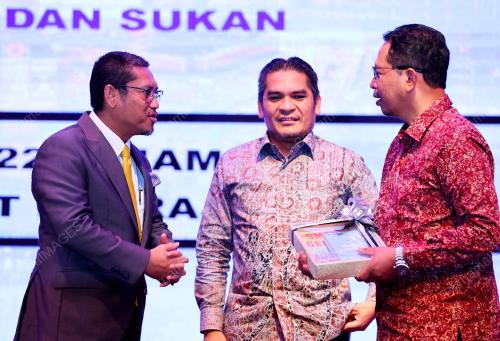 DATUK SERI AHMAD FAIZAL AZUMU