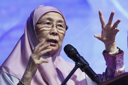 DATUK SERI DR WAN AZIZAH WAN ISMAIL