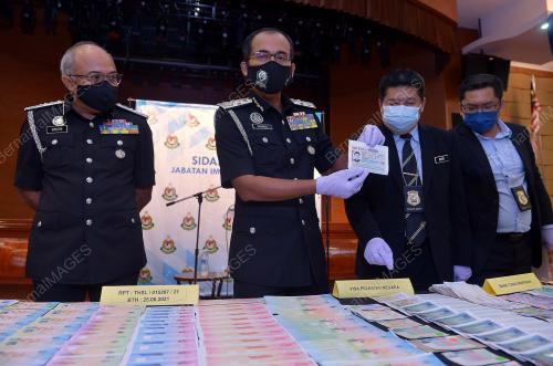 DATUK INDERA KHAIRUL DZAIMEE DAUD