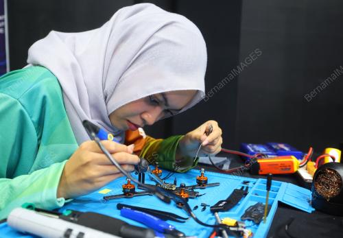 HARI TERBUKA AKSADRON