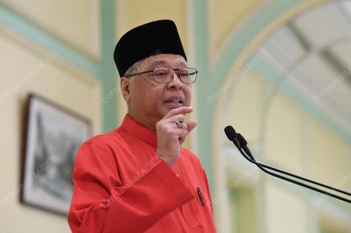 DATUK SERI ISMAIL SABRI YAAKOB