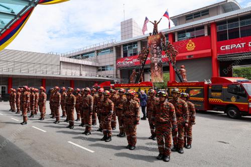 TEMURAMAH ANGGOTA STORM WANITA