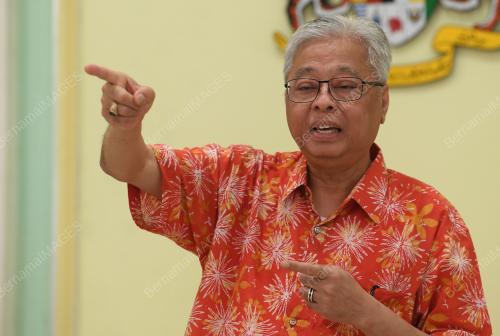 DATUK SERI ISMAIL SABRI YAAKOB