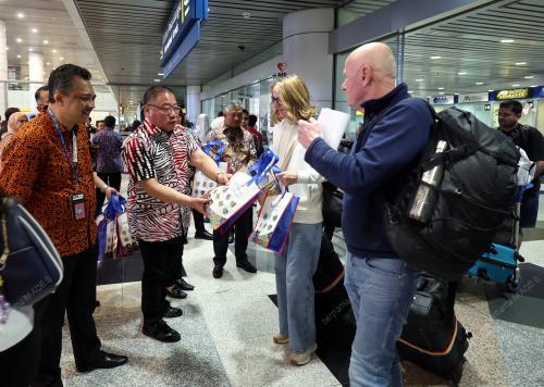 DATUK SERI TIONG KING SING