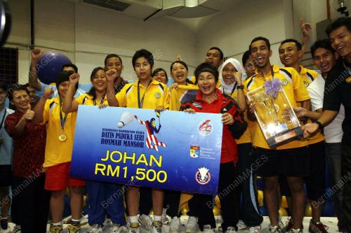 ROSMAH MANSUR