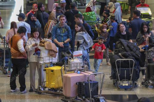 TINJAUAN BALAI KETIBAAN KLIA