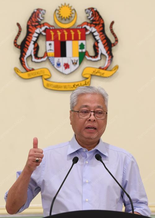 DATUK SERI ISMAIL SABRI YAAKOB