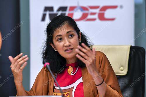 SURINA SHUKRI