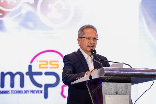 DATUK DR TENGKU MOHA AZZMAN SHARIFFADEEN TENGKU IBRAHIM