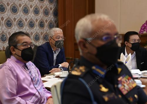 DATUK SERI ISMAIL SABRI YAAKOB