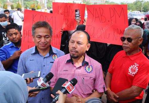 BEKAS PEKERJA LHDN SERAH SURAT RAYUAN