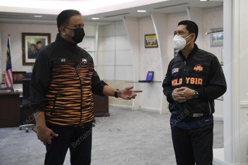 DATUK SERI FAIZAL AZUMU