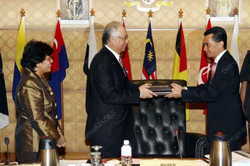 MOHD NAJIB TUN RAZAK