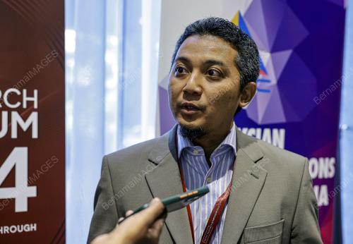 DR AZIZUL AZIZAN