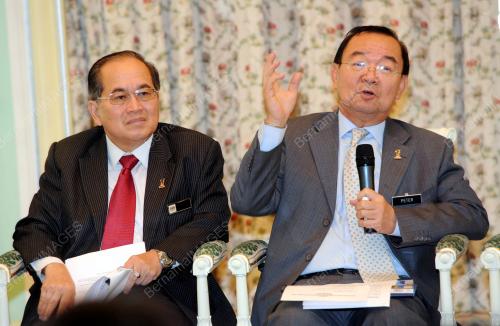 DATUK SERI PETER CHIN FAH KUI