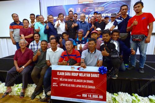 PTJ06_05102017_LEPAS_IKAN