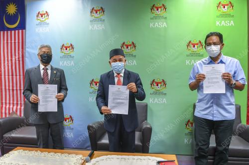 DATUK SERI TUAN IBRAHIM TUAN MAN