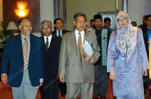 MUSTAPA MOHAMED