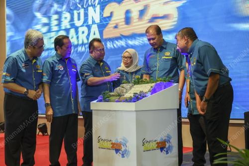 DATUK SERI ALEXANDER NANTA LINGGI