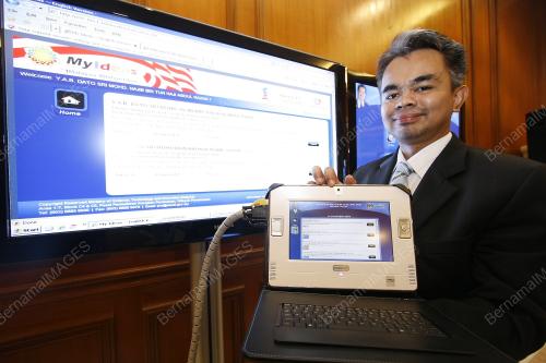 MOHD NAJIB TUN ABDUL RAZAK