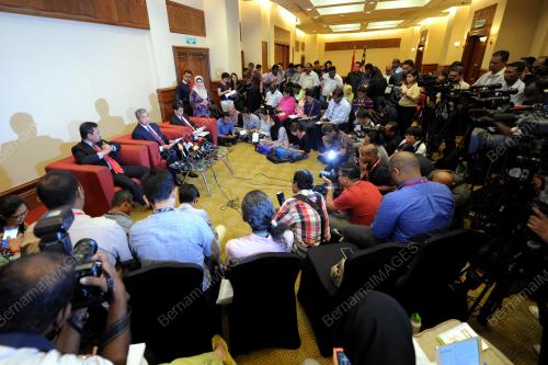 PTJ06_09022015_ZAHID_MIC