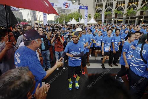 PTJ06_09052015_9to5_RUN