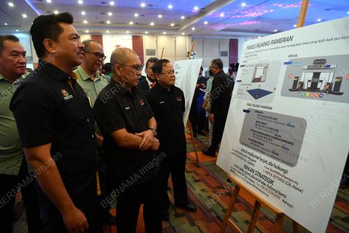 DATUK SERI DR RONALD KIANDEE