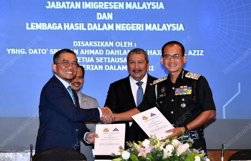 DATUK WAN AHMAD DAHLAN AB AZIZ