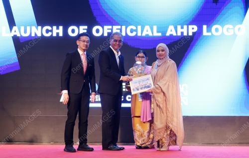 DATUK SERI DR DZULKEFLY AHMAD