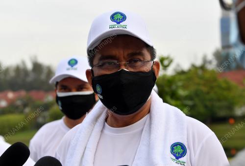 DATUK SERI TAKIYUDDIN HASSAN