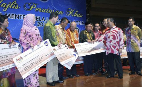 PTJ06_10022011_PELAJARAN
