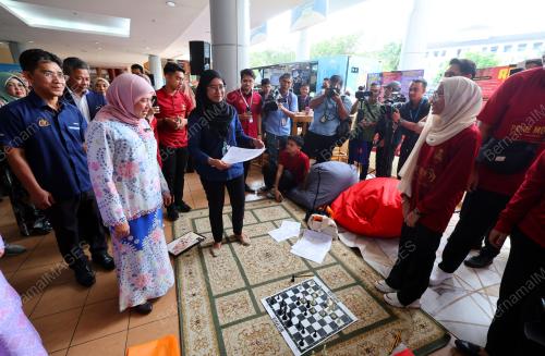 DATUK SERI NANCY SHUKRI