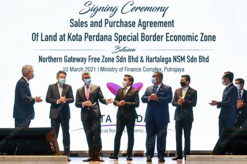 TENGKU DATUK SERI ZAFRUL TENGKU ABDUL AZIZ
