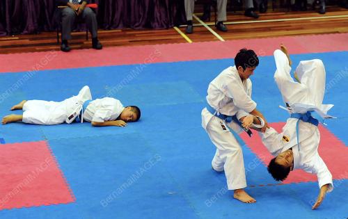 PTJ06_10062012_WANITA