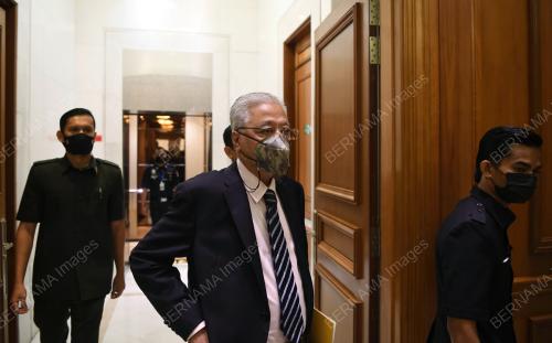 DATUK SERI ISMAIL SABRI YAAKOB