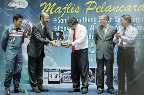DATUK SERI DR MAXIMUS JOHNITY ONGKILI