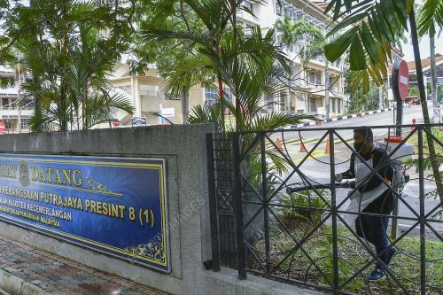 SANITASI DI SK PUTRAJAYA PRESINT 8(1)