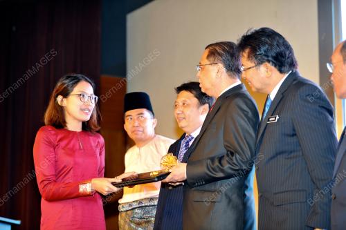PTJ06_11092015_IJAZAH