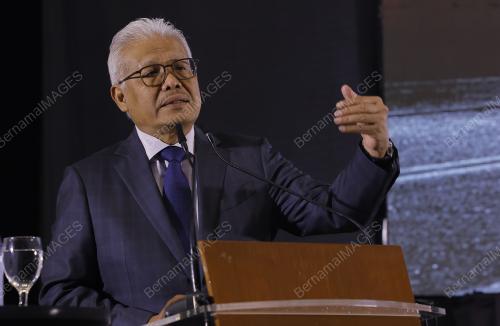 DATUK SERI HAMZAH ZAINUDIN