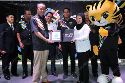 PTJ06_12022009_PETRONAS_BN201705042384