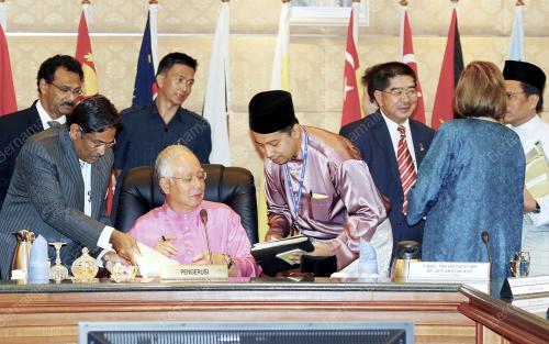 MOHD NAJIB TUN ABDUL RAZAK