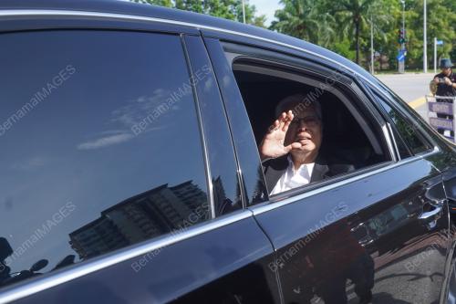 DATUK SERI ISMAIL SABRI YAAKOB